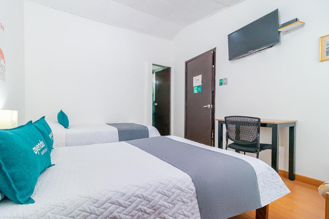 Ayenda 1080 Bogota Alpes Castellana Bed & Breakfast Exterior photo