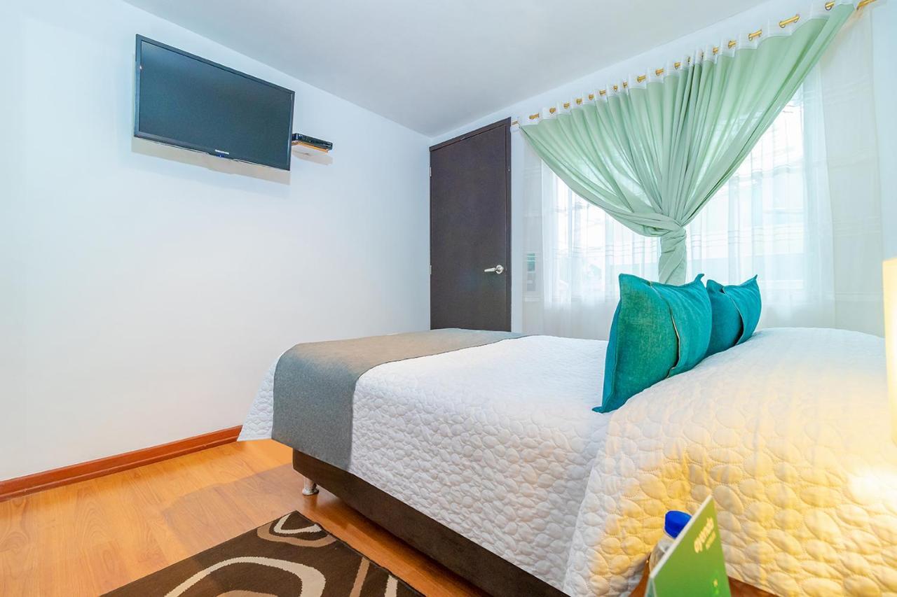 Ayenda 1080 Bogota Alpes Castellana Bed & Breakfast Exterior photo