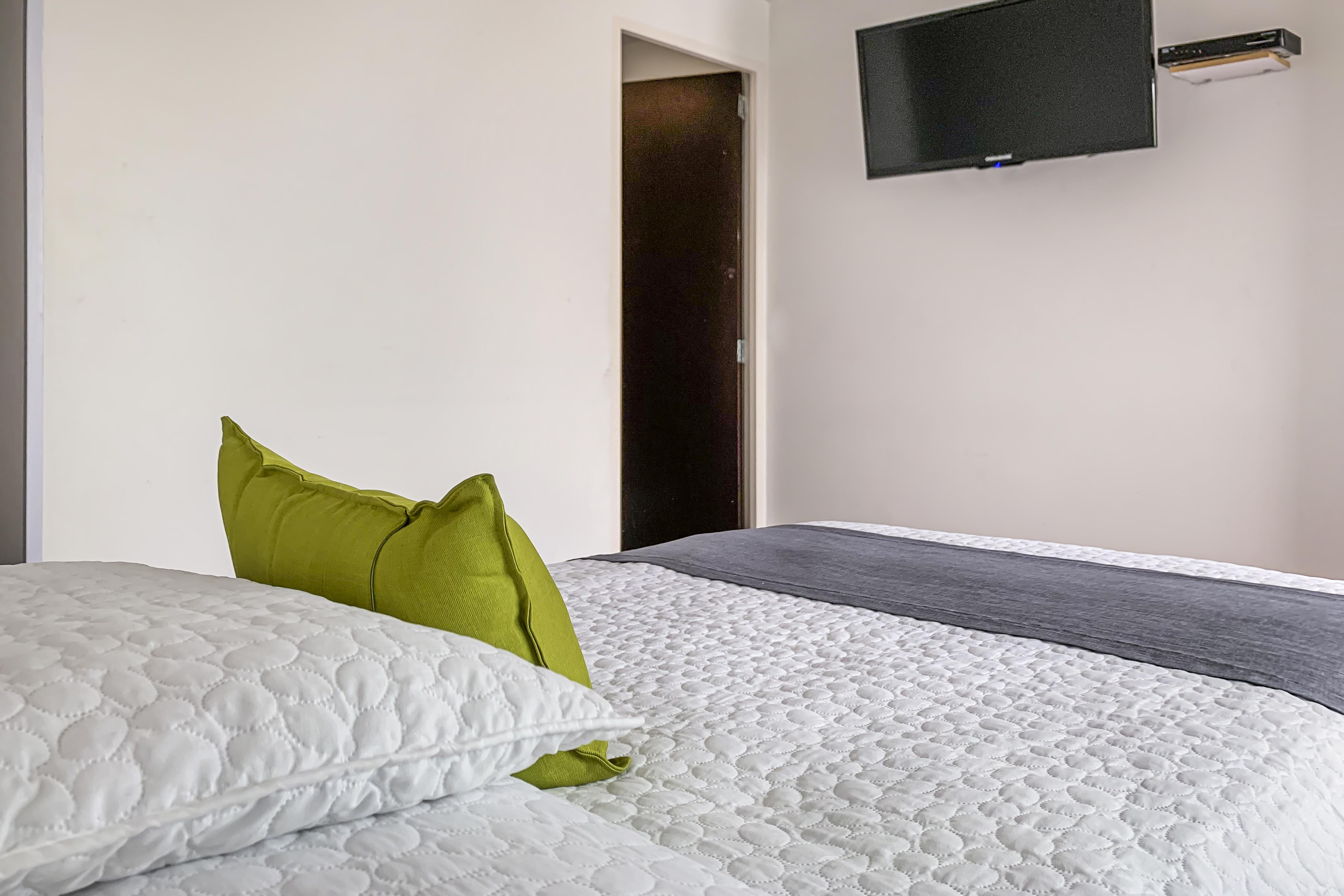 Ayenda 1080 Bogota Alpes Castellana Bed & Breakfast Exterior photo