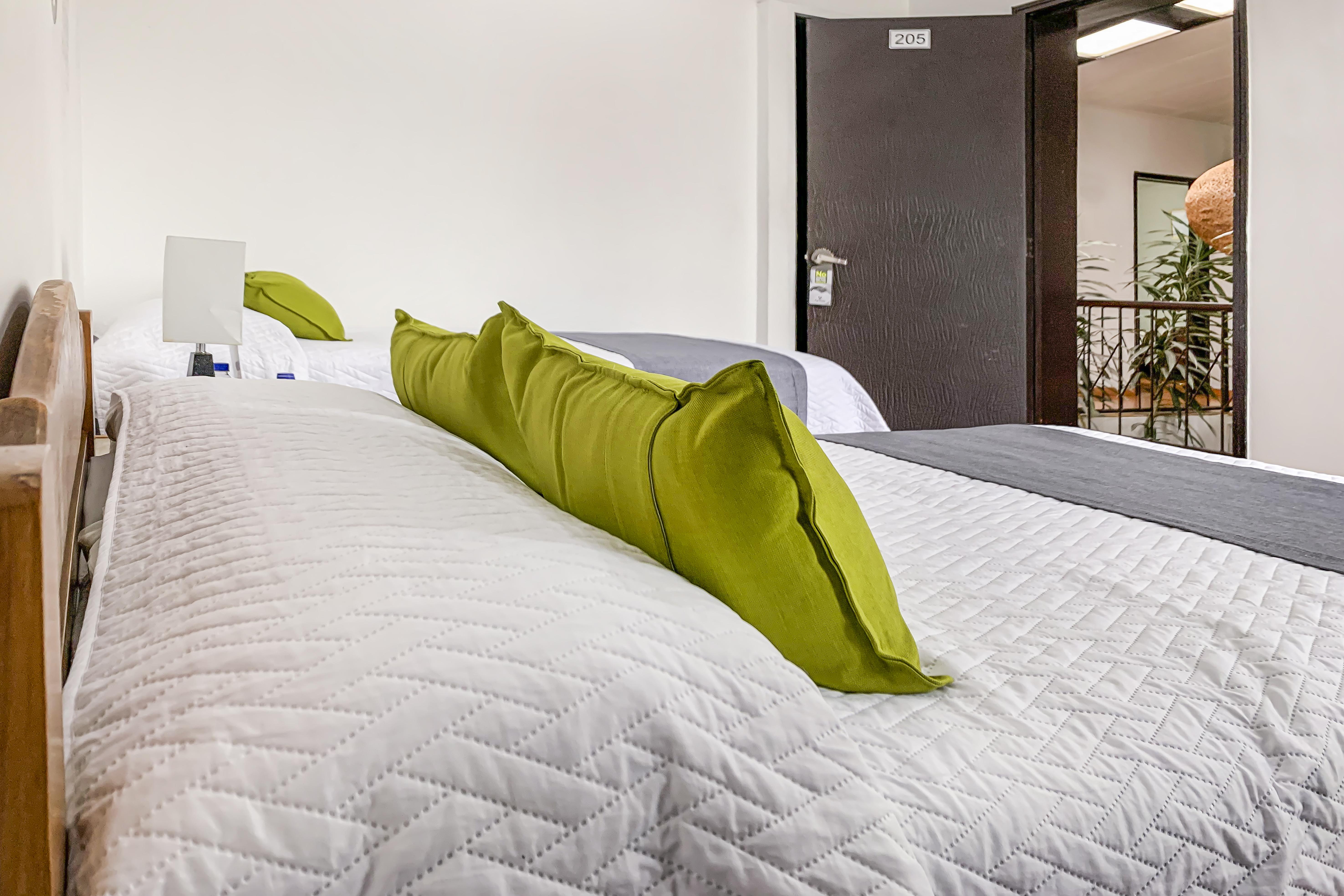 Ayenda 1080 Bogota Alpes Castellana Bed & Breakfast Exterior photo