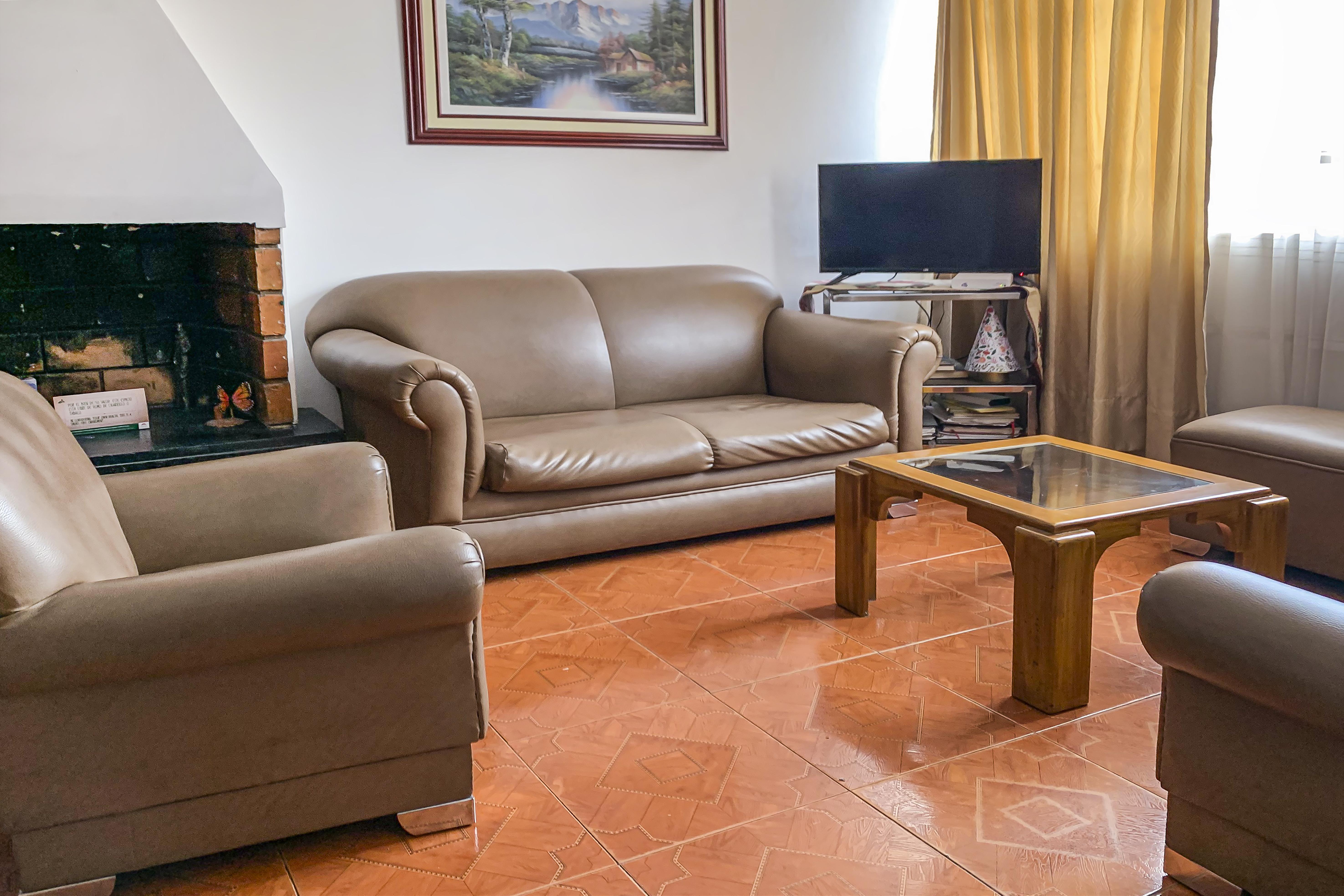 Ayenda 1080 Bogota Alpes Castellana Bed & Breakfast Exterior photo