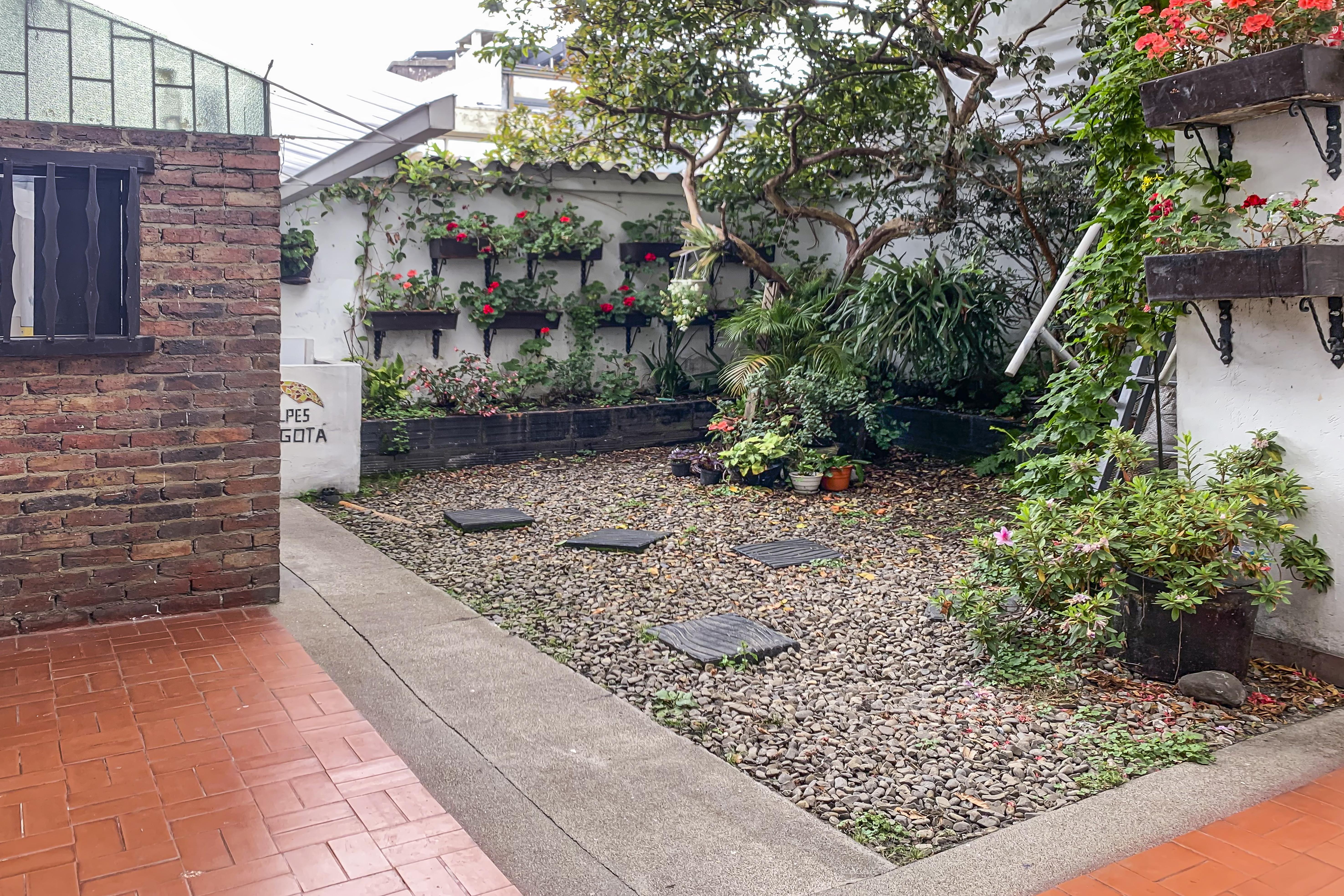Ayenda 1080 Bogota Alpes Castellana Bed & Breakfast Exterior photo